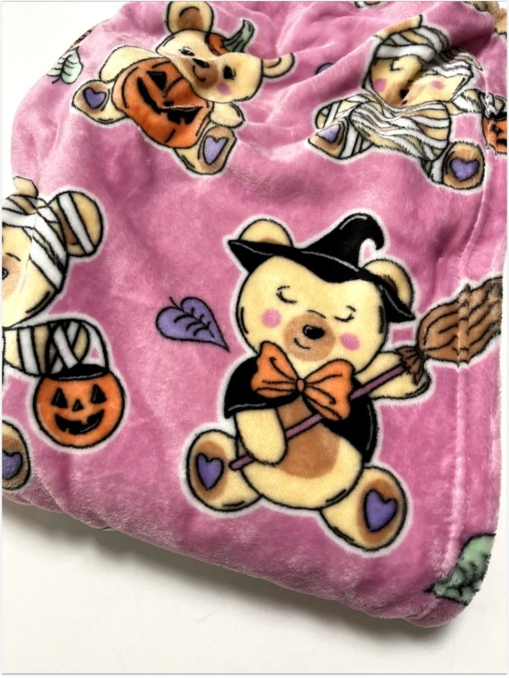 Betsey Johnson 💗🎃 adorable